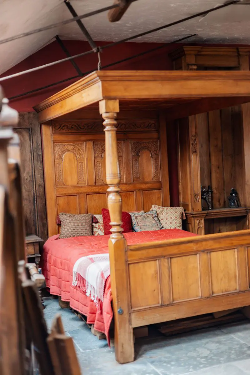 Hidden somerset Castle Reclamation Hamstone Stonemason jimmy Window showroom Carve bed
